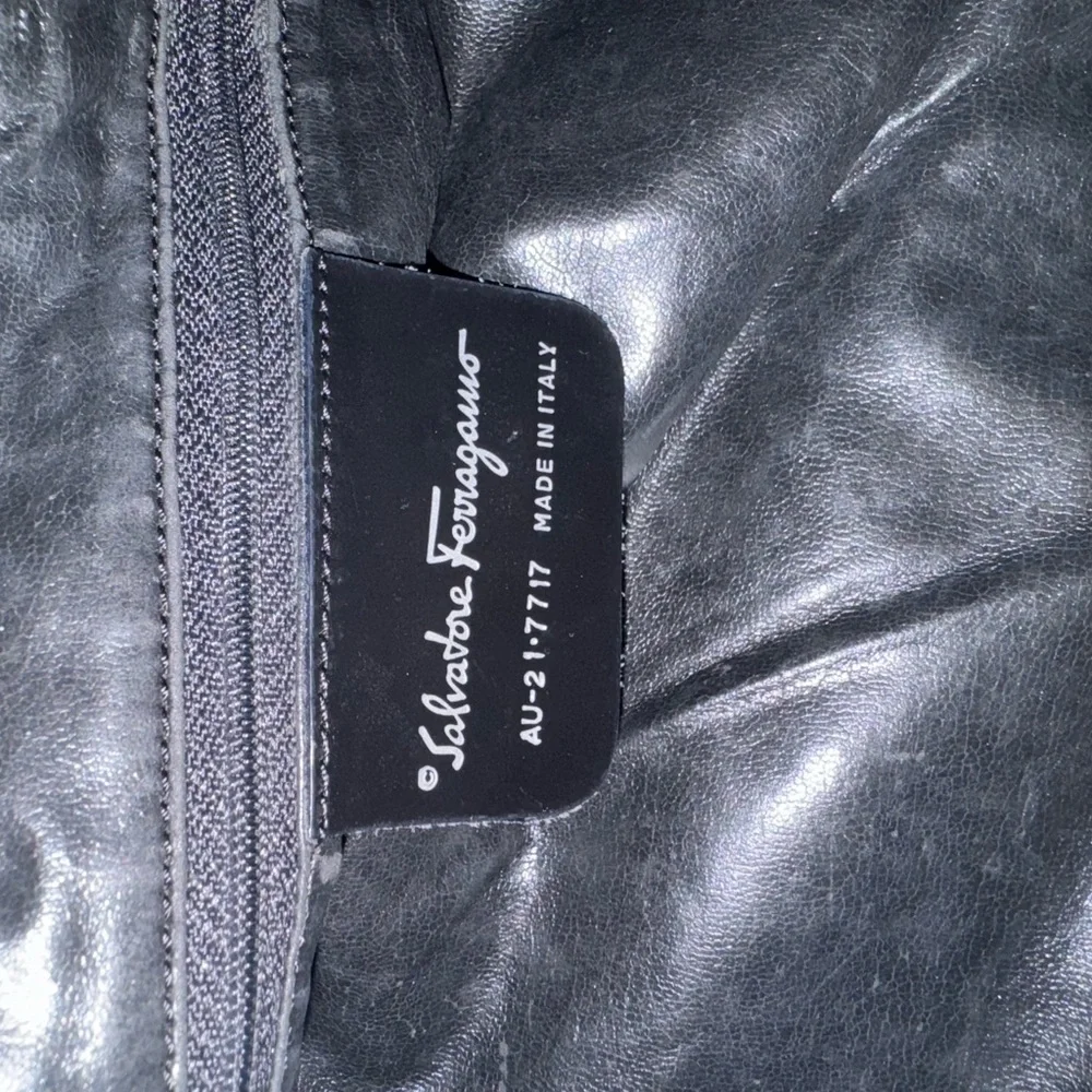 Salvatore Feragamo Logo tote bag - Picture 9 of 13